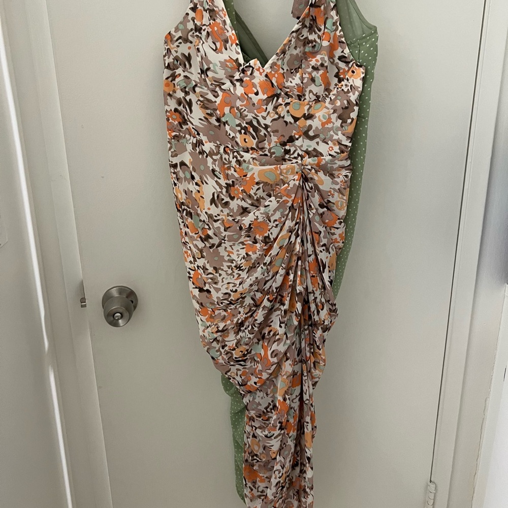 Pretty little thing peach print size 6 dress new with tags